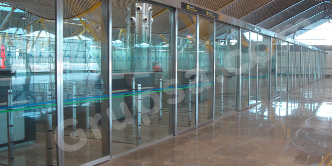 Puerta corredera de cristal