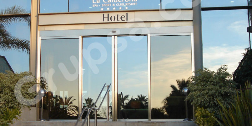 Puerta corredera de cristal