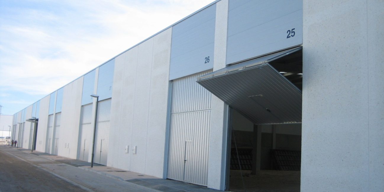puertas industriales basculantes
